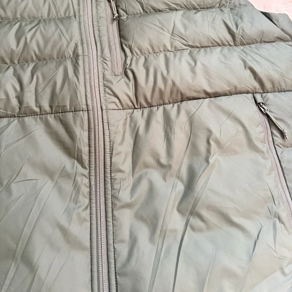 The North Face Aconcagua 2 Down Vest Men’s L | Outdoor Performance | Lightweight - Picture 7 of 11